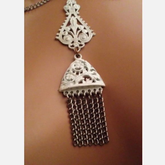 OOAK Artisan Vintage White/Blue Victorian Festoon Style Assemblage Drop Necklace - Picture 4 of 8